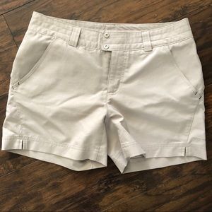 Columbia Shorts size 8